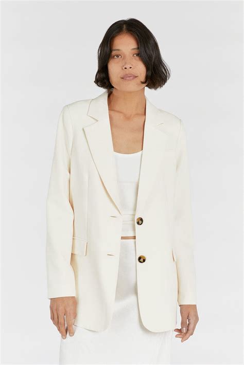 dissh cream blazer.